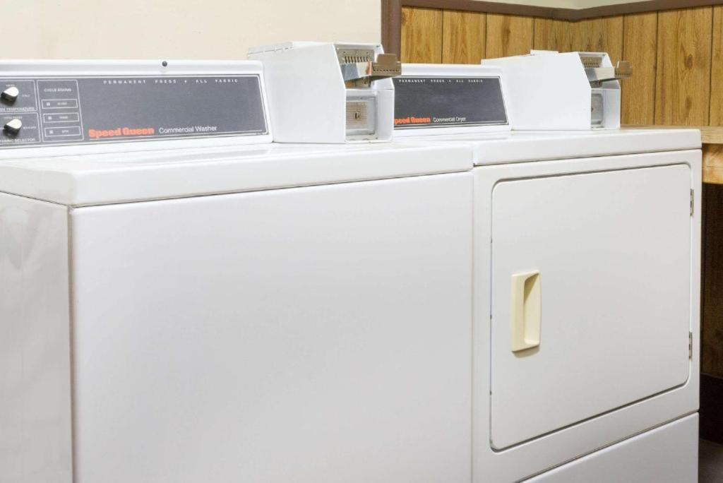 Blisspoint Inn Wabash Екстериор снимка
